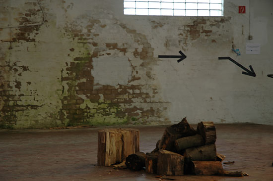 Bengt Hinrichs - Holz hacken - Performance