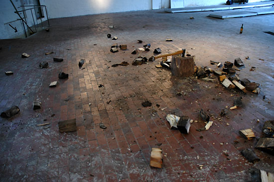 Bengt Hinrichs - Holz hacken - Performance